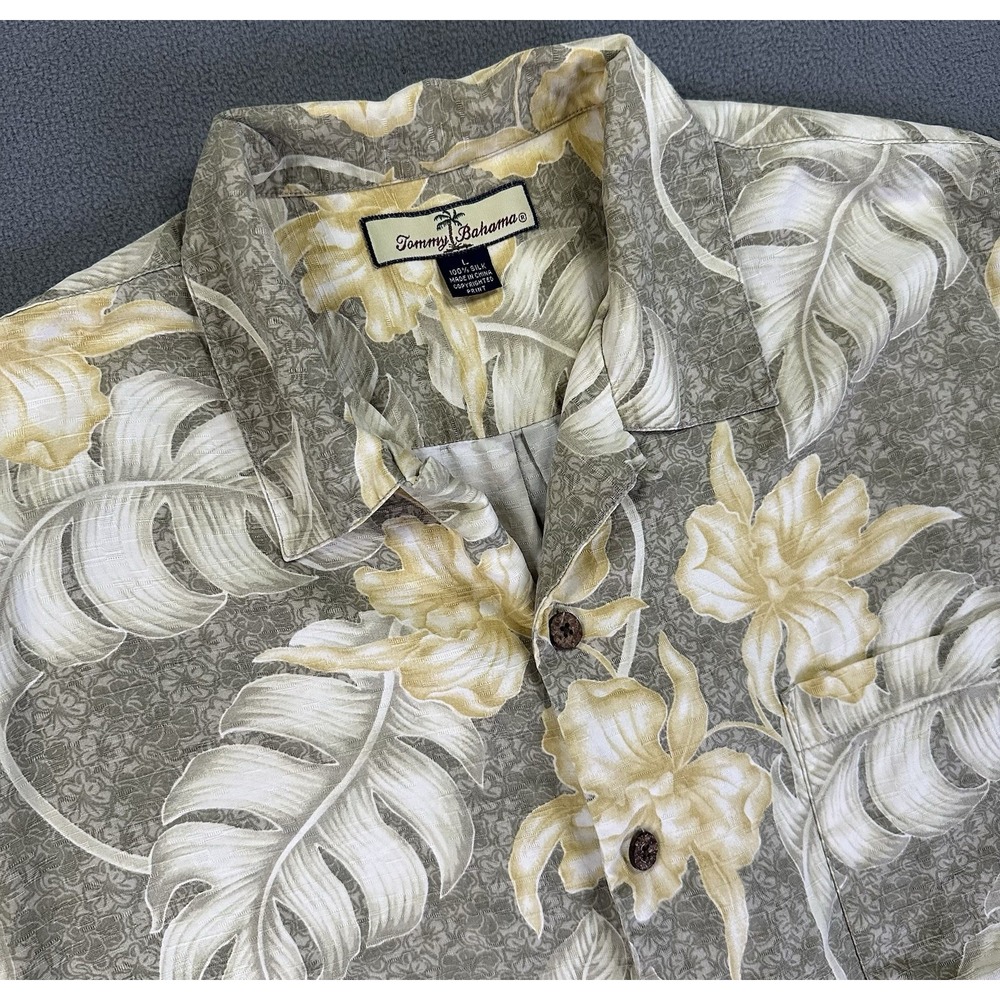 Tommy Bahama Shirt Mens Large Beige Silk Floral Hawaiian Camp Beach Relax Resort